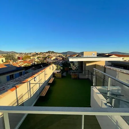2 En Rez De Jardin Avec Piscine Apartamento Cogolin