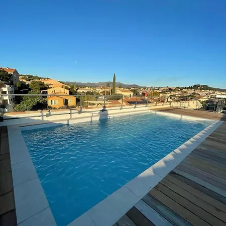 2 En Rez De Jardin Avec Piscine Daire *